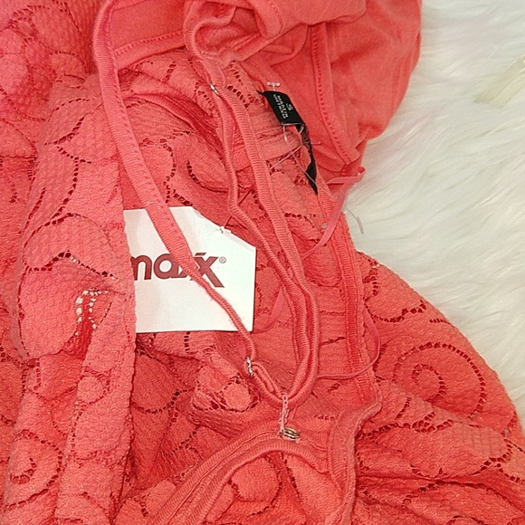 Banana Republic Coral Lace Flutter Sleeve Top - Picture 7 of 10